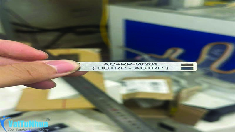 Dịch vụ khắc laser cốt  Inox, bảng tên Inox chuyên nghiệp