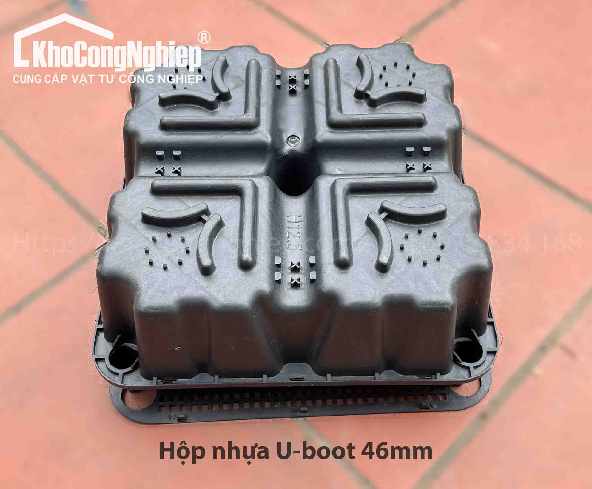 Hộp nhựa Uboot 46cm x 46cm