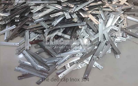 Dịch vụ in thẻ ký hiệu cáp inox 304 - Thẻ Tagname chính hãng - Hình ảnh sản phẩm 4 chất lượng cao tại KHO CÔNG NGHIỆP. Dịch vụ in thẻ ký hiệu cáp inox 304 – khắc laser rõ nét, không phai mờ, chịu nhiệt, chống gỉ. Giải pháp đánh dấu cáp điện, cáp tín hiệu bền bỉ, chuyên nghiệp cho công trình công nghiệp và dân dụng.