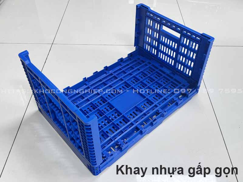 Khay nhựa gấp gọn 60cm x 40cm x 30cm chính hãng - Hình ảnh sản phẩm 4 chất lượng cao tại KHO CÔNG NGHIỆP. Khay nhựa gấp gọn 60x40x30cm – giải pháp tối ưu cho kho bãi, vận chuyển và trưng bày. Sản xuất từ nhựa PP bền chắc, dễ vệ sinh, dễ gập gọn tiết kiệm 70% không gian. Phù hợp siêu thị, chợ đầu mối, nhà máy và hộ kinh doanh trái cây